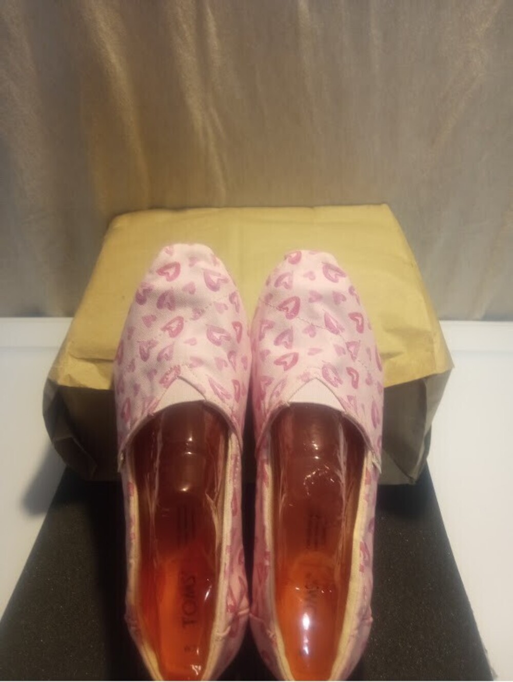 Pink TOMS Heart Print Slip‑Ons | Size 7 M | Casual GUC - Picture 4 of 5